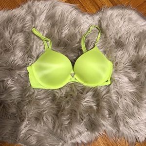 Victoria Secret - PINK Push Up Bra 💚